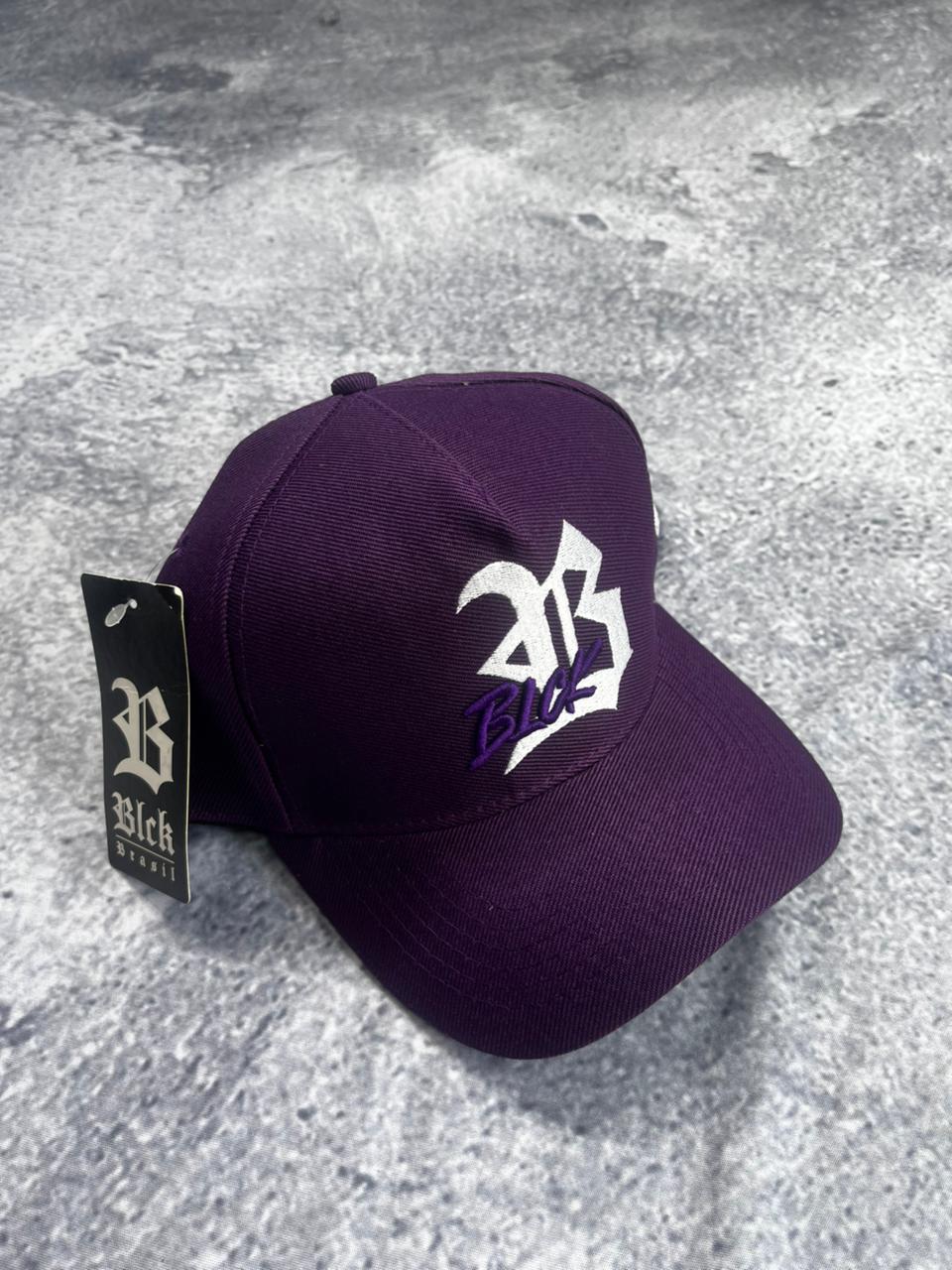 BONÉ STREET  BLCK ROXO