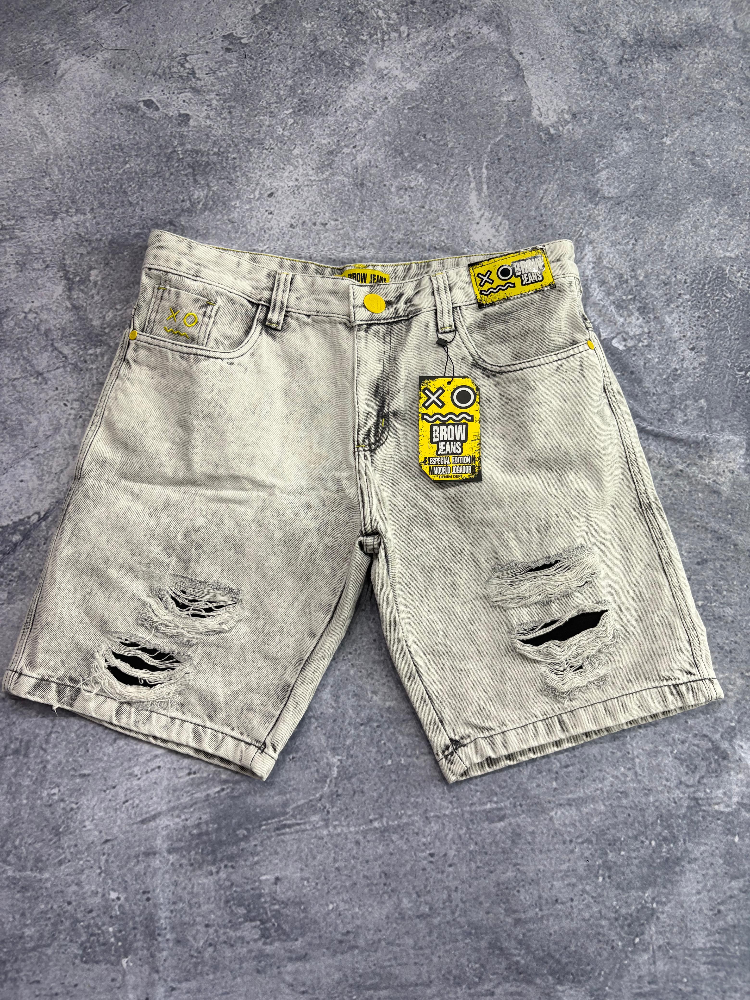 BERMUDA JOGADOR BROW JEANS CLARO (detalhe amarelo )