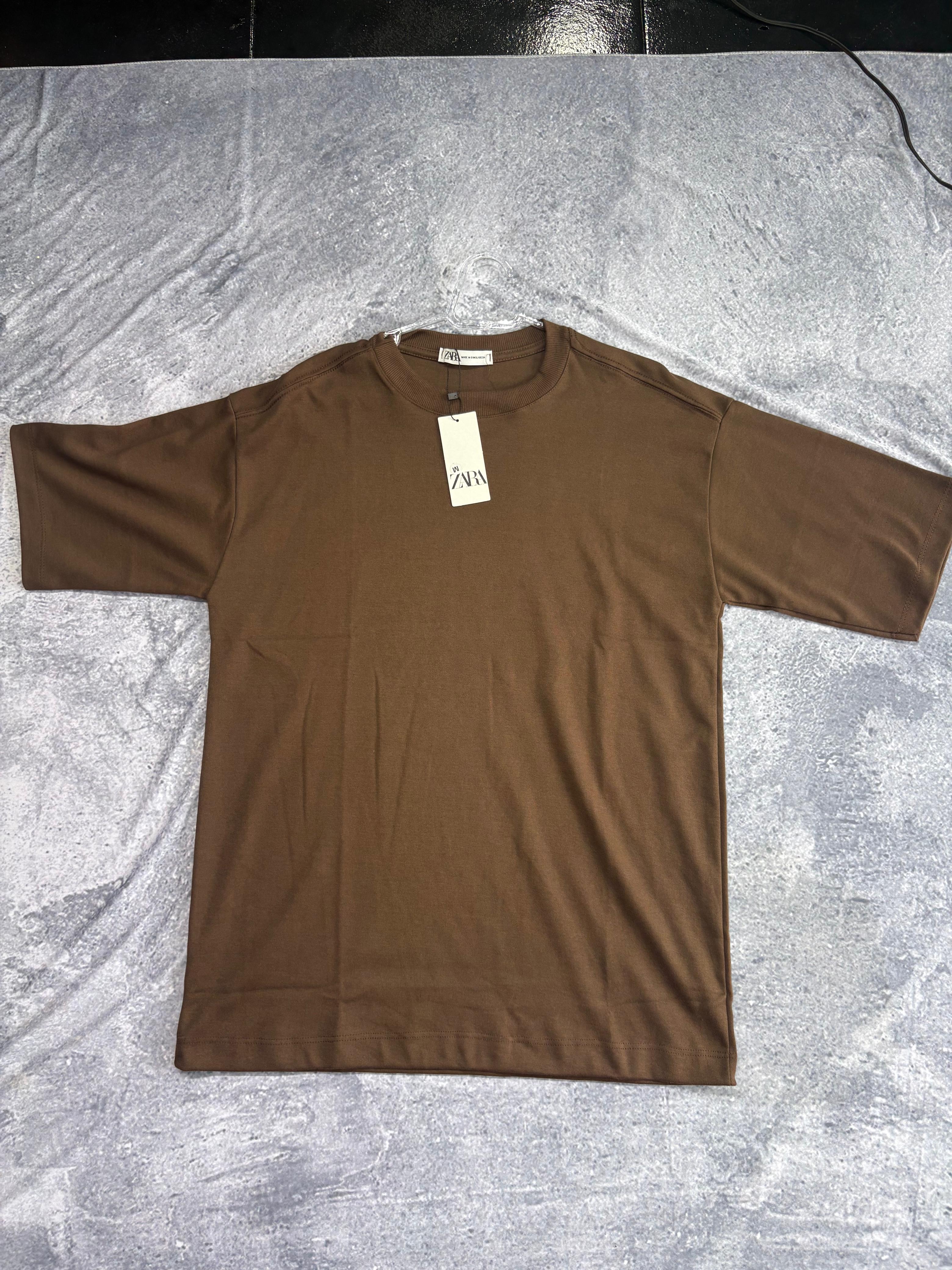 CAMISETA ZARA OVERSIZED LISA MARROM