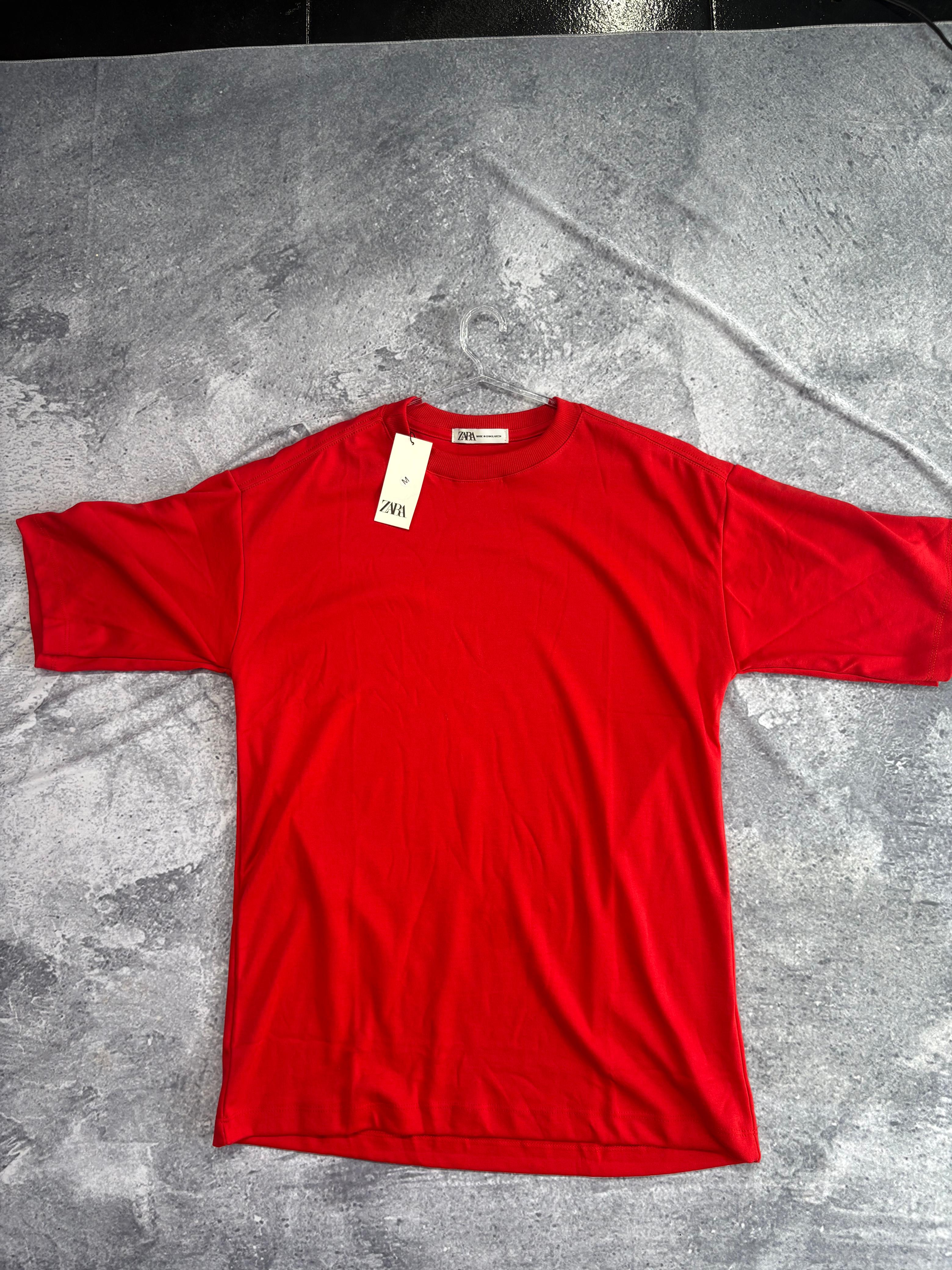 CAMISETA ZARA OVERSIZED LISA Vermelha