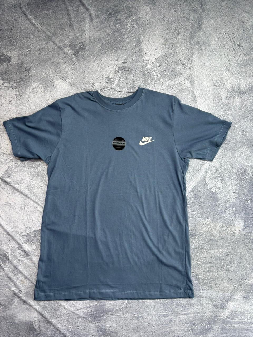 CAMISETA MALHA PREMIUM NIKE • 30.1 PENTEADA \& LAVADA AZUL