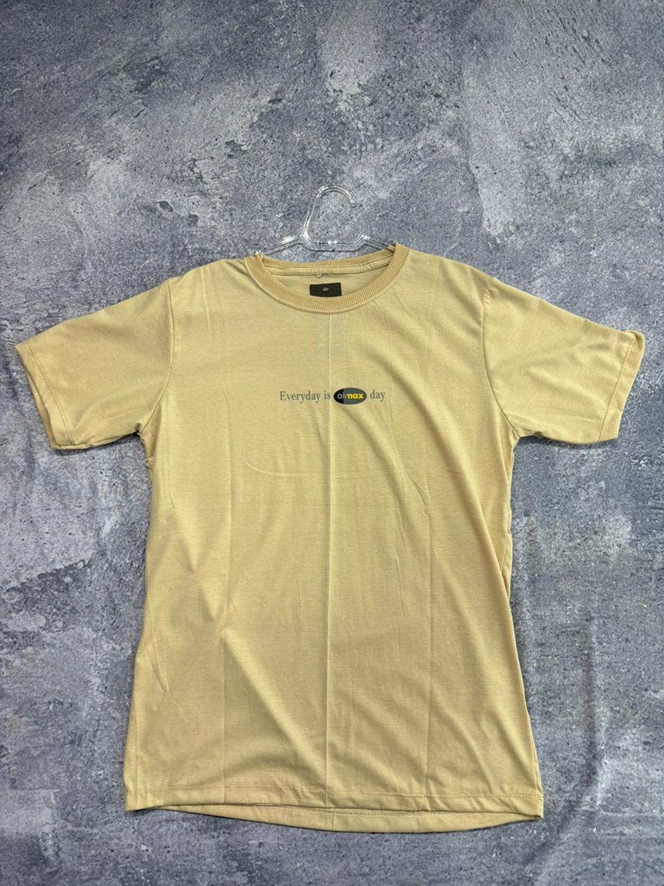 CAMISETA MALHA PREMIUM NIKE • 30.1 PENTEADA \& LAVADA BEGE JUST DO IT